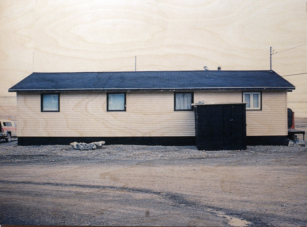 Houses and Buildings, 4 (2005)
